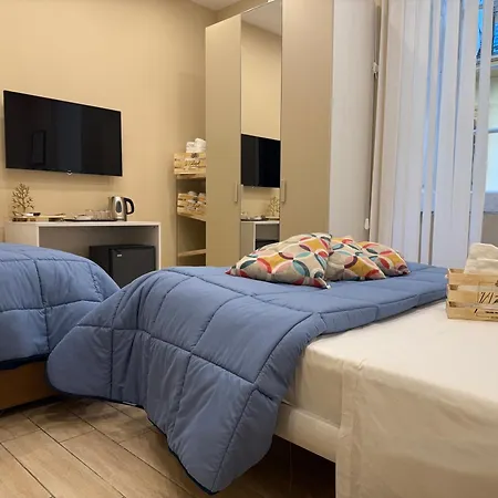 Encanto Bed and Breakfast Νάπολη